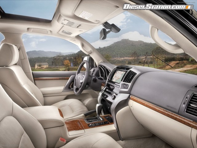 Toyota Land Cruiser V8 2012 Picture #17 Toyota Land Cruiser V8 2012 Picture #17