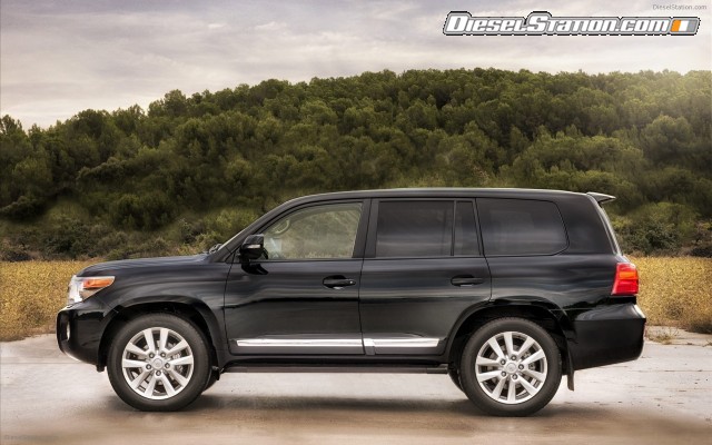 Toyota Land Cruiser V8 2012 Widescreen Picture #1 Toyota Land Cruiser V8 2012 Widescreen Picture #1