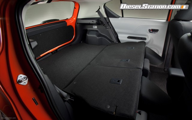 Toyota Prius c 2012 Widescreen Picture #26 Toyota Prius c 2012 Widescreen Picture #26