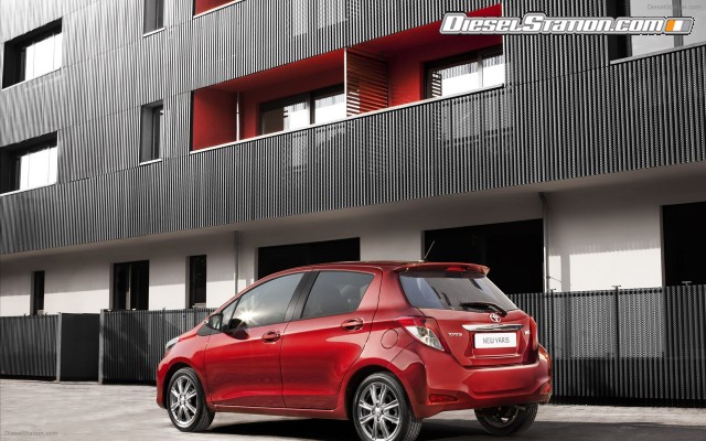 Toyota Yaris 2012 Widescreen Picture #18 Toyota Yaris 2012 Widescreen Picture #18