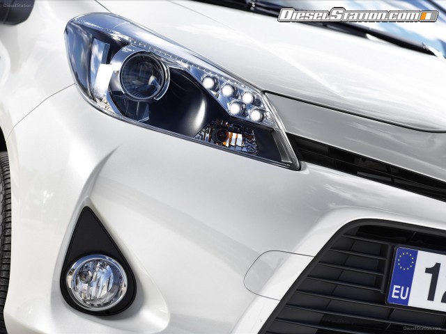 Toyota Yaris Hybrid 2013 Picture #39 Toyota Yaris Hybrid 2013 Picture #39