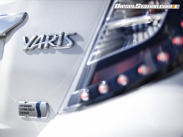 Toyota Yaris Hybrid 2013 Picture #59 Toyota Yaris Hybrid 2013 Picture #59