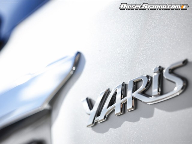 Toyota Yaris Hybrid 2013 Picture #17 Toyota Yaris Hybrid 2013 Picture #17