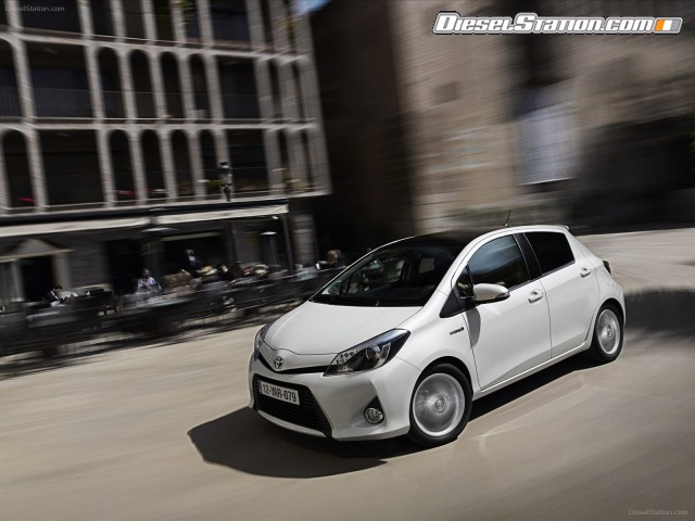 Toyota Yaris Hybrid 2013 Picture #33 Toyota Yaris Hybrid 2013 Picture #33