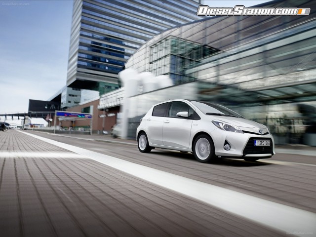 Toyota Yaris Hybrid 2013 Picture #9 Toyota Yaris Hybrid 2013 Picture #9