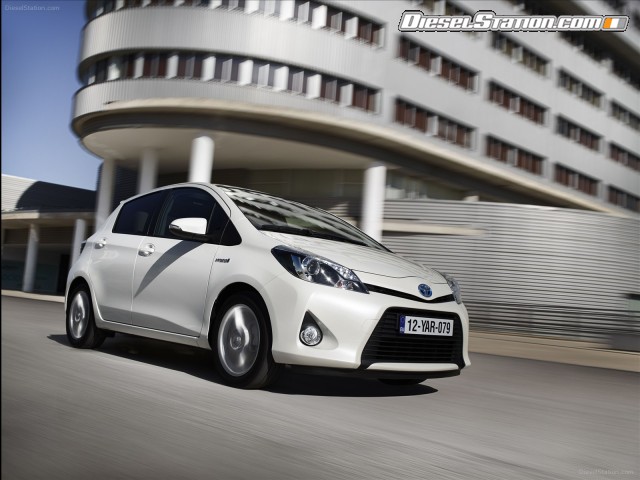 Toyota Yaris Hybrid 2013 Picture #7 Toyota Yaris Hybrid 2013 Picture #7