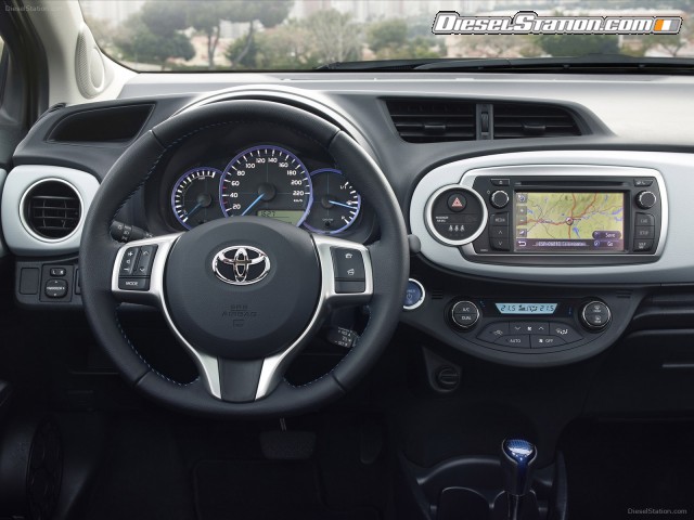 Toyota Yaris Hybrid 2013 Picture #38 Toyota Yaris Hybrid 2013 Picture #38