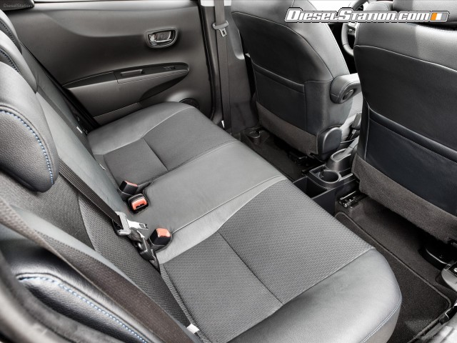 Toyota Yaris Hybrid 2013 Picture #50 Toyota Yaris Hybrid 2013 Picture #50