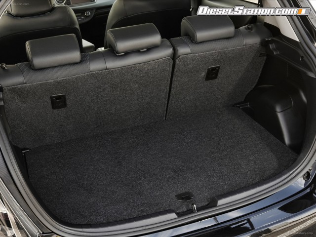 Toyota Yaris Hybrid 2013 Picture #37 Toyota Yaris Hybrid 2013 Picture #37