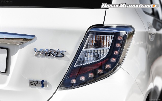 Toyota Yaris Hybrid 2013 Widescreen Picture #45 Toyota Yaris Hybrid 2013 Widescreen Picture #45