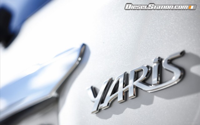 Toyota Yaris Hybrid 2013 Widescreen Picture #22 Toyota Yaris Hybrid 2013 Widescreen Picture #22