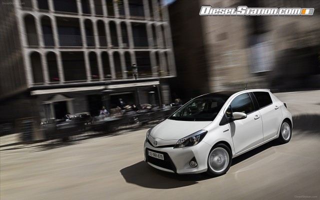 Toyota Yaris Hybrid 2013 Widescreen Picture #43 Toyota Yaris Hybrid 2013 Widescreen Picture #43