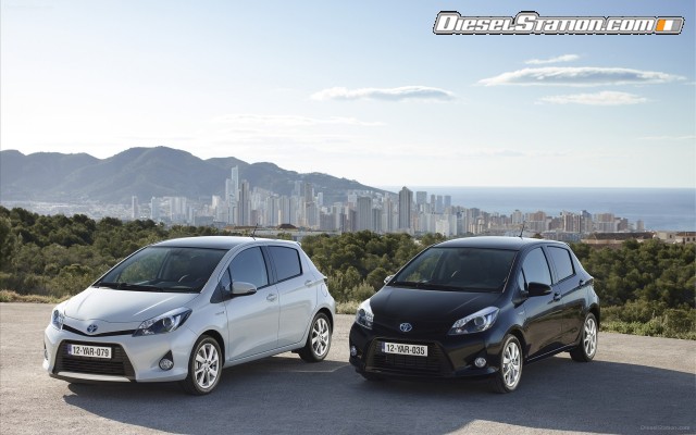 Toyota Yaris Hybrid 2013 Widescreen Picture #15 Toyota Yaris Hybrid 2013 Widescreen Picture #15