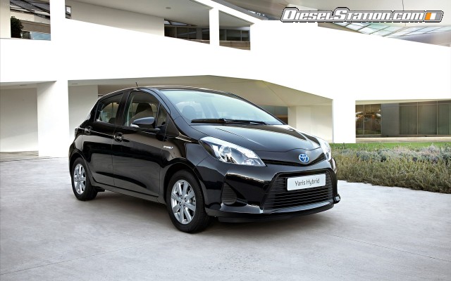 Toyota Yaris Hybrid 2013 Widescreen Picture #26 Toyota Yaris Hybrid 2013 Widescreen Picture #26