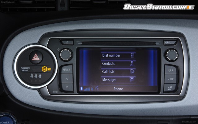 Toyota Yaris Hybrid 2013 Widescreen Picture #23 Toyota Yaris Hybrid 2013 Widescreen Picture #23