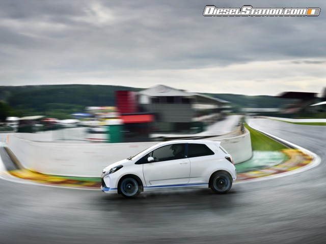 Toyota Yaris Hybrid R Concept Picture #18 Toyota Yaris Hybrid R Concept Picture #18