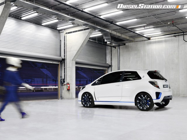 Toyota Yaris Hybrid R Concept Picture #2 Toyota Yaris Hybrid R Concept Picture #2