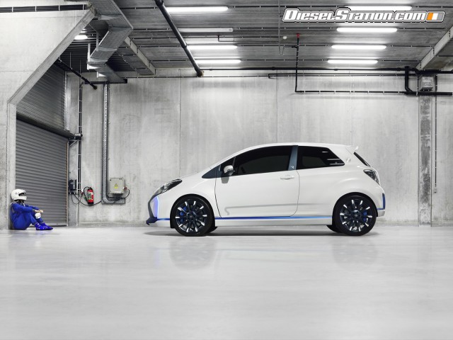 Toyota Yaris Hybrid R Concept Picture #19 Toyota Yaris Hybrid R Concept Picture #19