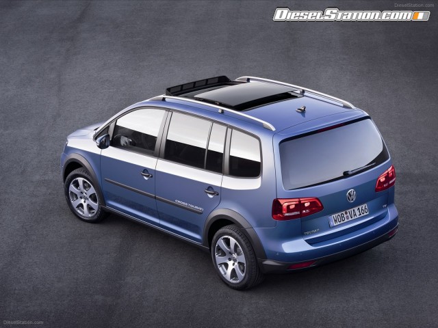 Volkswagen CrossTouran 2011 Picture #1 Volkswagen CrossTouran 2011 Picture #1