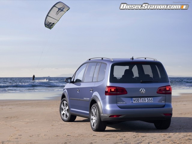 Volkswagen CrossTouran 2011 Picture #3 Volkswagen CrossTouran 2011 Picture #3