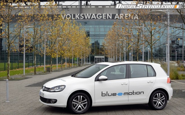 Volkswagen Golf blue e motion Concept 2010 Widescreen Picture #2 Volkswagen Golf blue e motion Concept 2010 Widescreen Picture #2