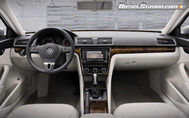 Volkswagen Passat 2012 Widescreen Picture #11 Volkswagen Passat 2012 Widescreen Picture #11