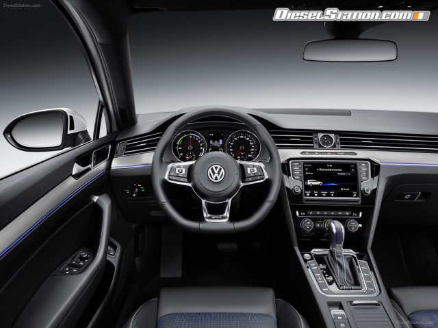 Volkswagen Passat GTE 2015 Picture #17 Volkswagen Passat GTE 2015 Picture #17