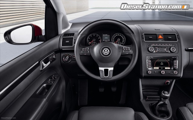 Volkswagen Touran 2011 Widescreen Picture #9 Volkswagen Touran 2011 Widescreen Picture #9