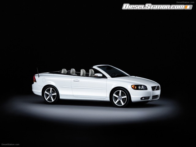Volvo ICE WHITE C70 COUPE CONVERTIBLE Picture #2 Volvo ICE WHITE C70 COUPE CONVERTIBLE Picture #2