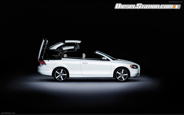 Volvo ICE WHITE C70 COUPE CONVERTIBLE Widescreen Picture #3 Volvo ICE WHITE C70 COUPE CONVERTIBLE Widescreen Picture #3