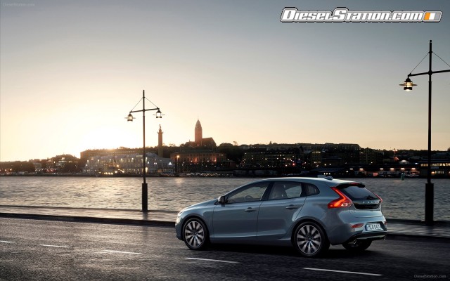 Volvo V40 2017 Widescreen Picture #6 Volvo V40 2017 Widescreen Picture #6