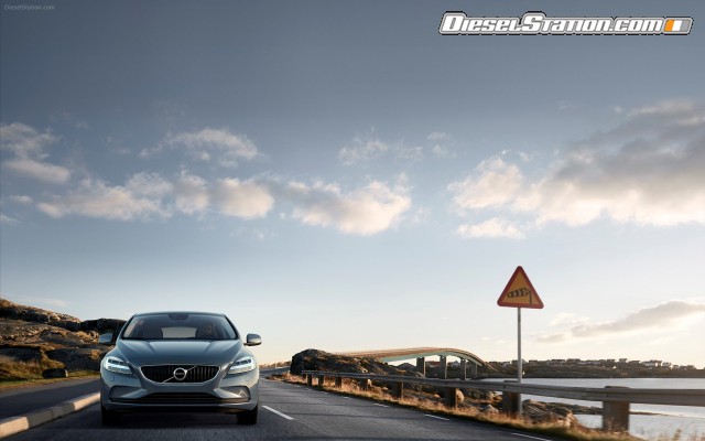 Volvo V40 2017 Widescreen Picture #9 Volvo V40 2017 Widescreen Picture #9