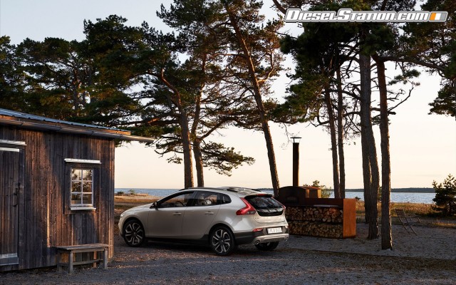 Volvo V40 Cross Country 2017 Widescreen Picture #1 Volvo V40 Cross Country 2017 Widescreen Picture #1