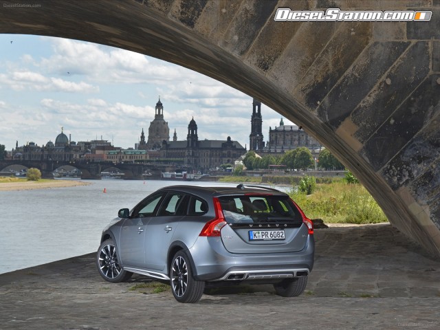 Volvo V60 Cross Country 2016 Picture #1 Volvo V60 Cross Country 2016 Picture #1