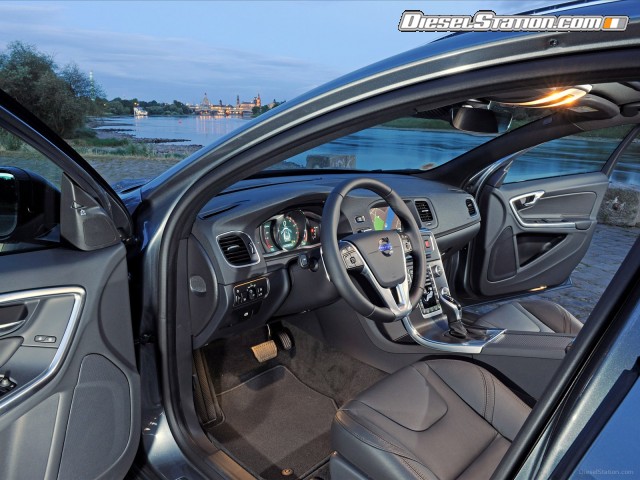 Volvo V60 Cross Country 2016 Picture #29 Volvo V60 Cross Country 2016 Picture #29