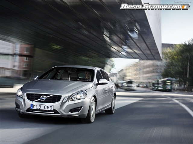 Volvo V60 Plug in Hybrid 2013 Picture #7 Volvo V60 Plug in Hybrid 2013 Picture #7