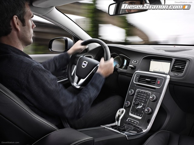 Volvo V60 Plug in Hybrid 2013 Picture #20 Volvo V60 Plug in Hybrid 2013 Picture #20