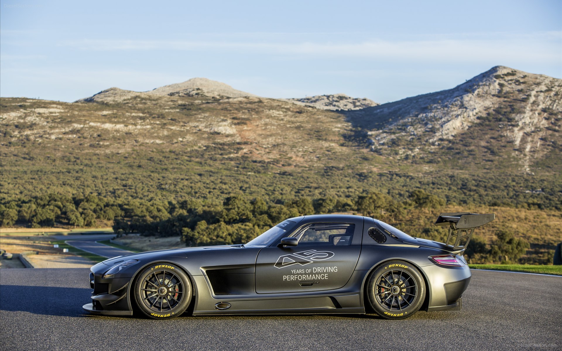 Mercedes-Benz SLS AMG GT3 45Th Anniversary 2013 Mercedes-Benz SLS AMG GT3 45Th Anniversary 2013