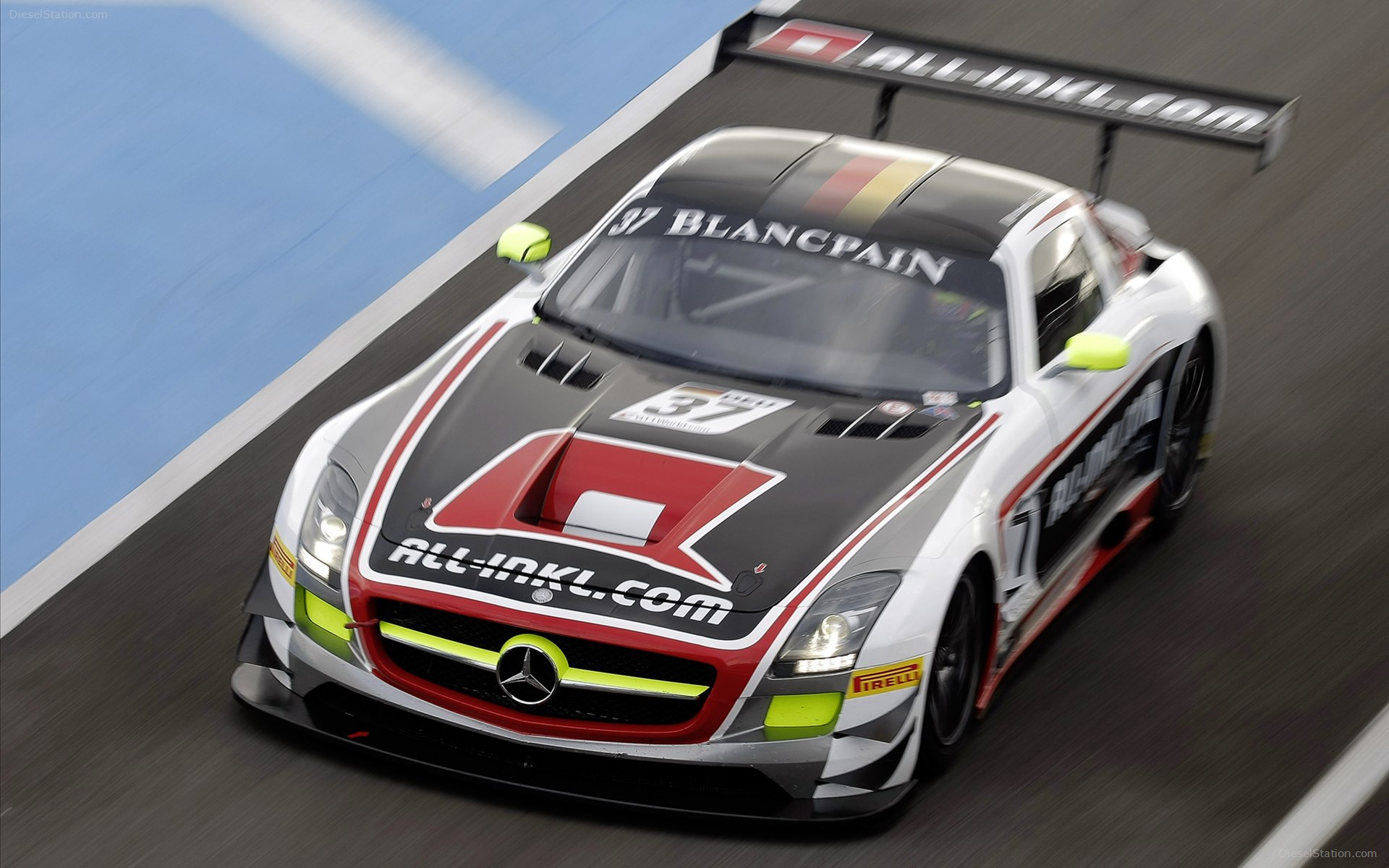 Mercedes-Benz SLS AMG GT3 45Th Anniversary 2013 Mercedes-Benz SLS AMG GT3 45Th Anniversary 2013