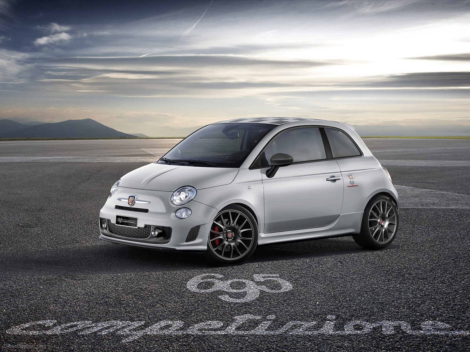 Abarth 695 Competizione 2012