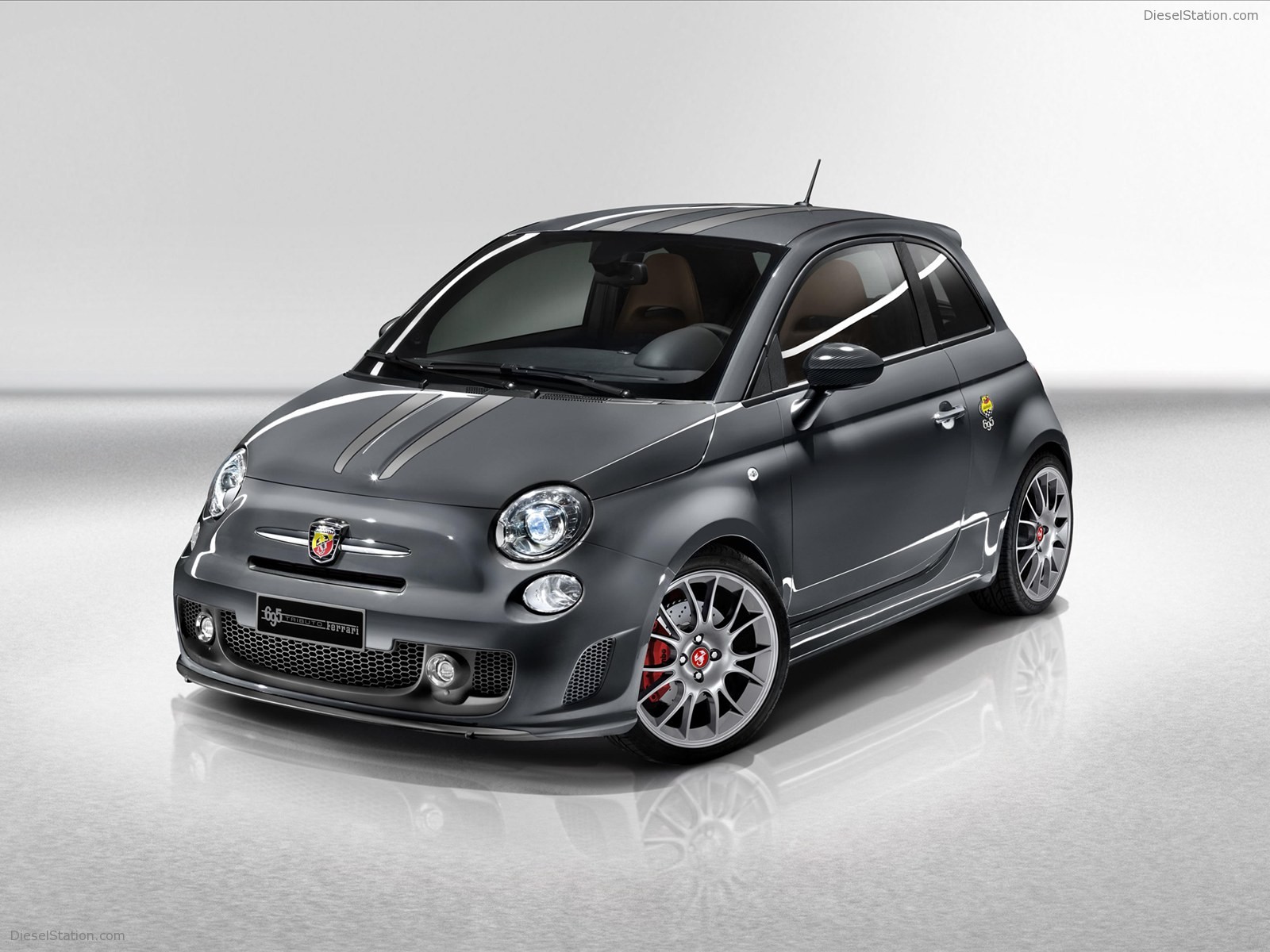 Abarth 695 Tributo Ferrari 2011