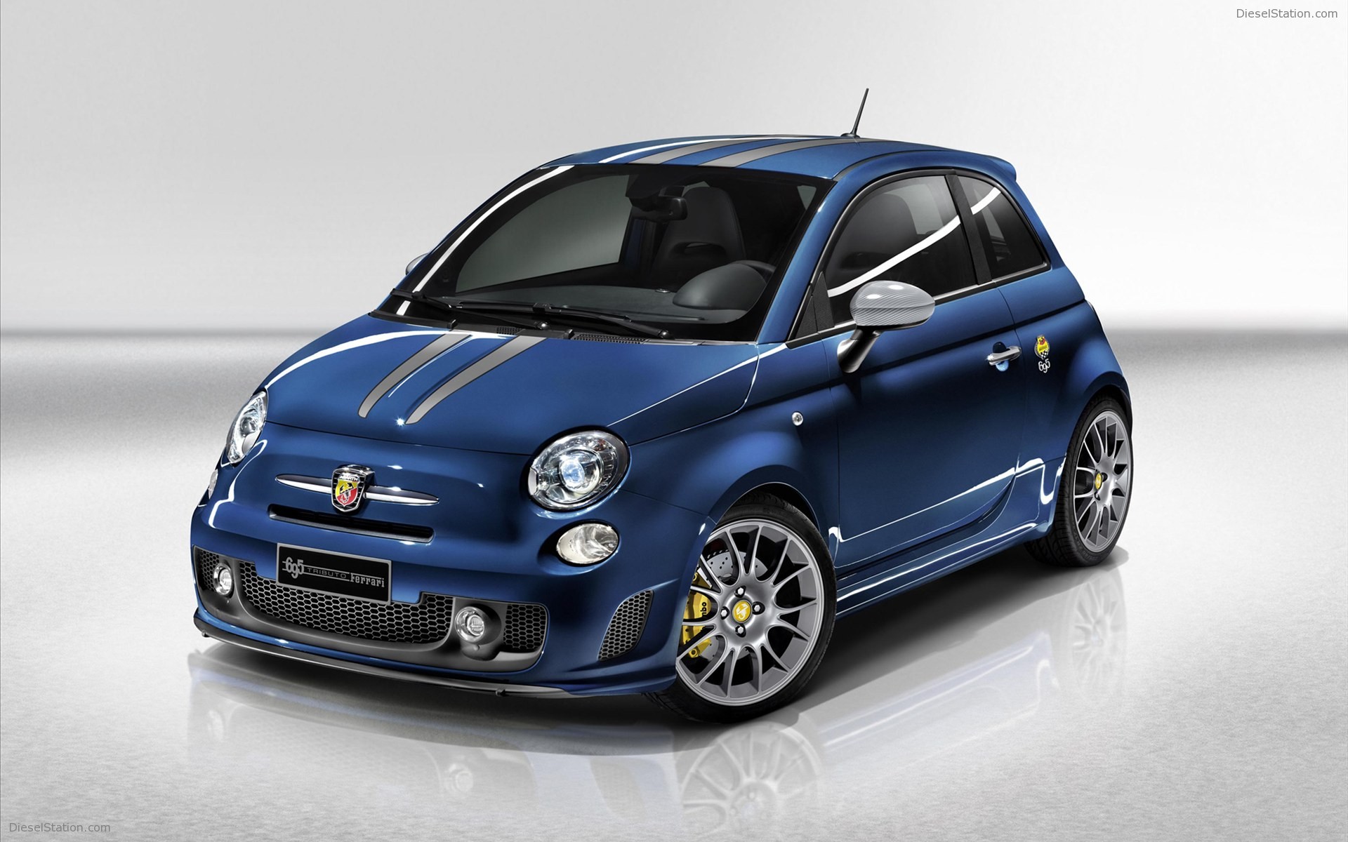 Abarth 695 Tributo Ferrari 2011