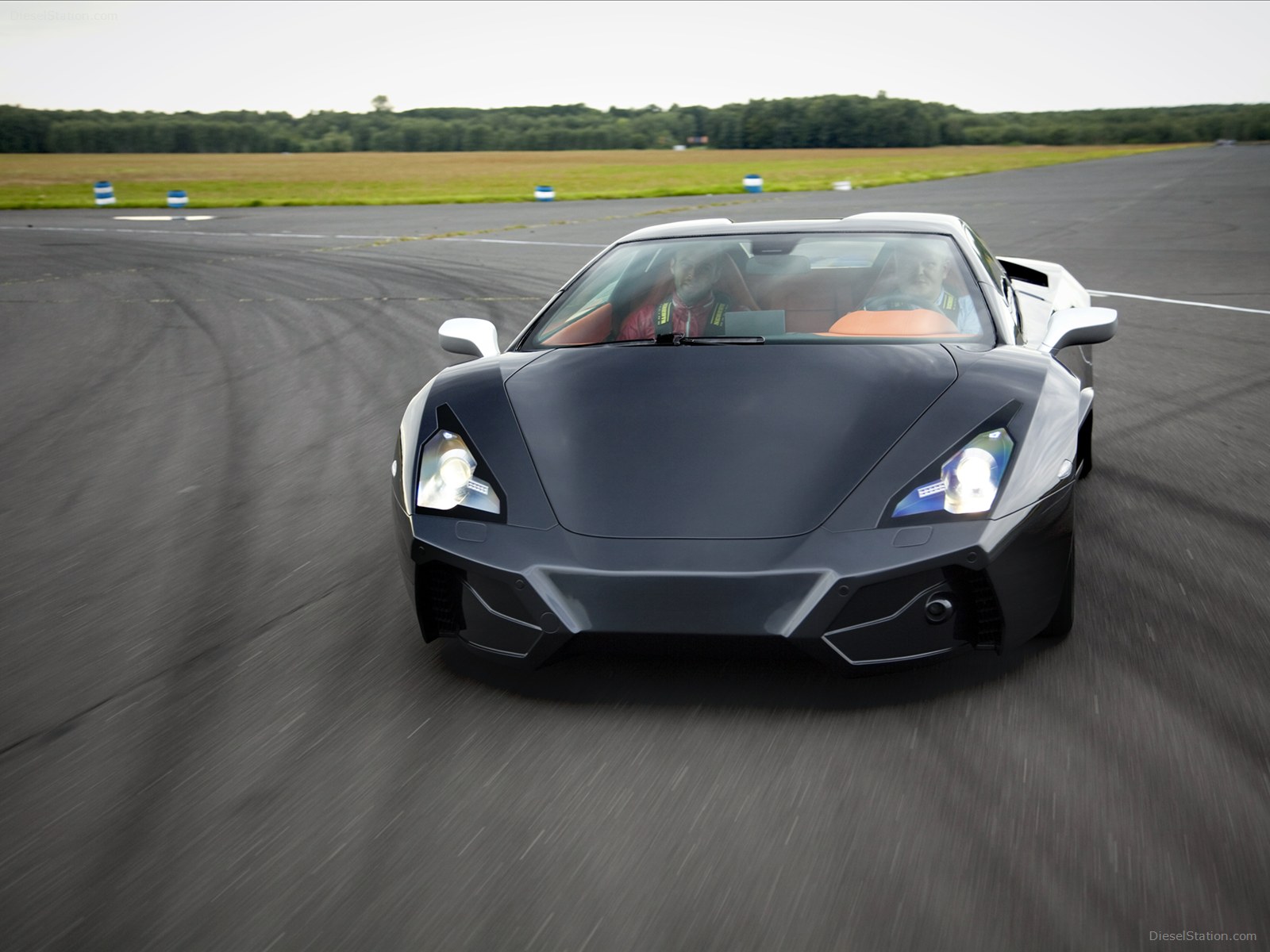 Arrinera Supercar 2013