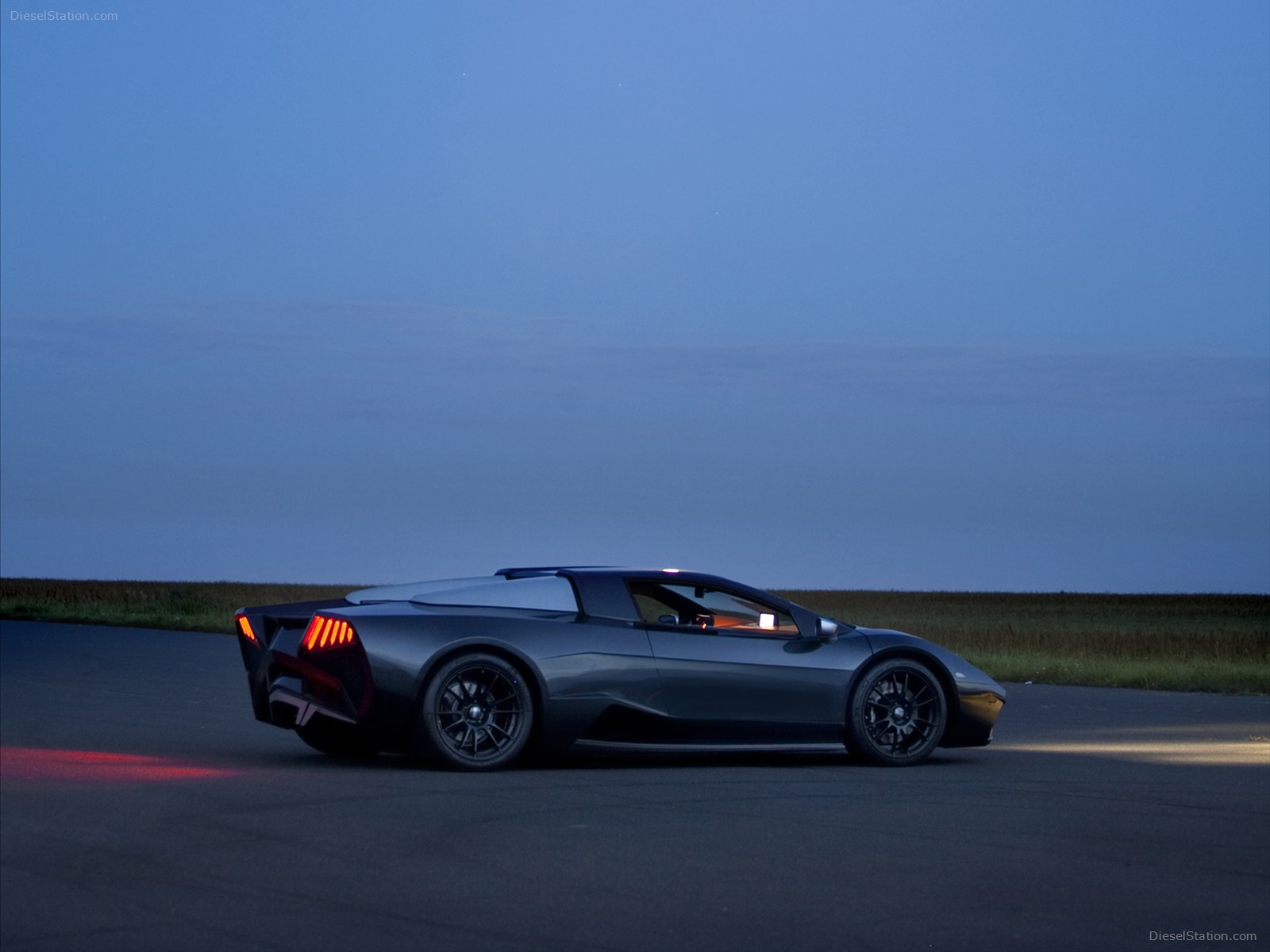 Arrinera Supercar 2013