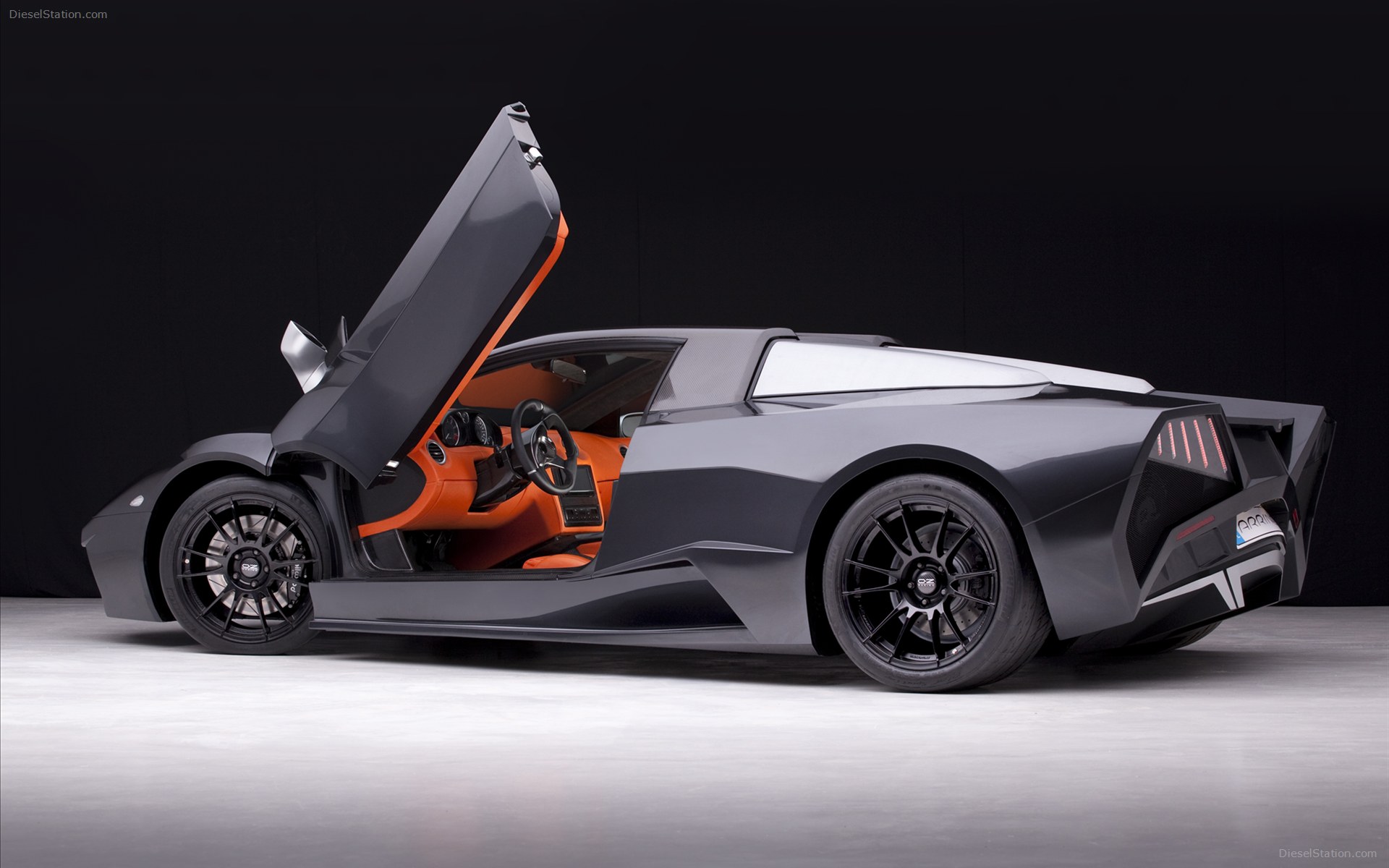 Arrinera Supercar 2013