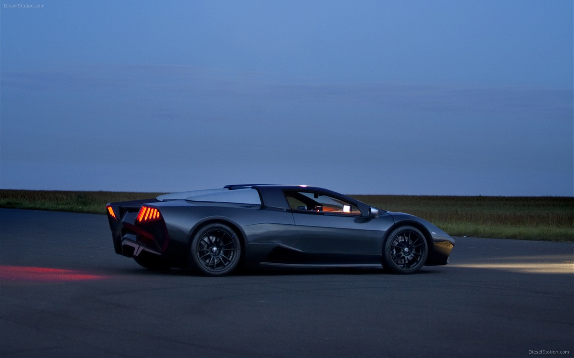 Arrinera Supercar 2013