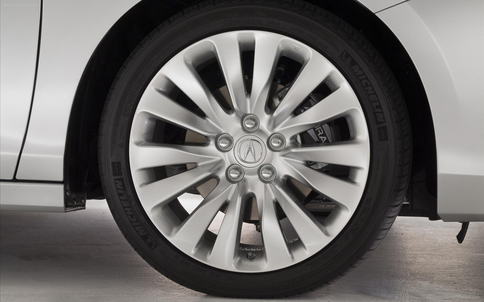 Acura RLX 2014