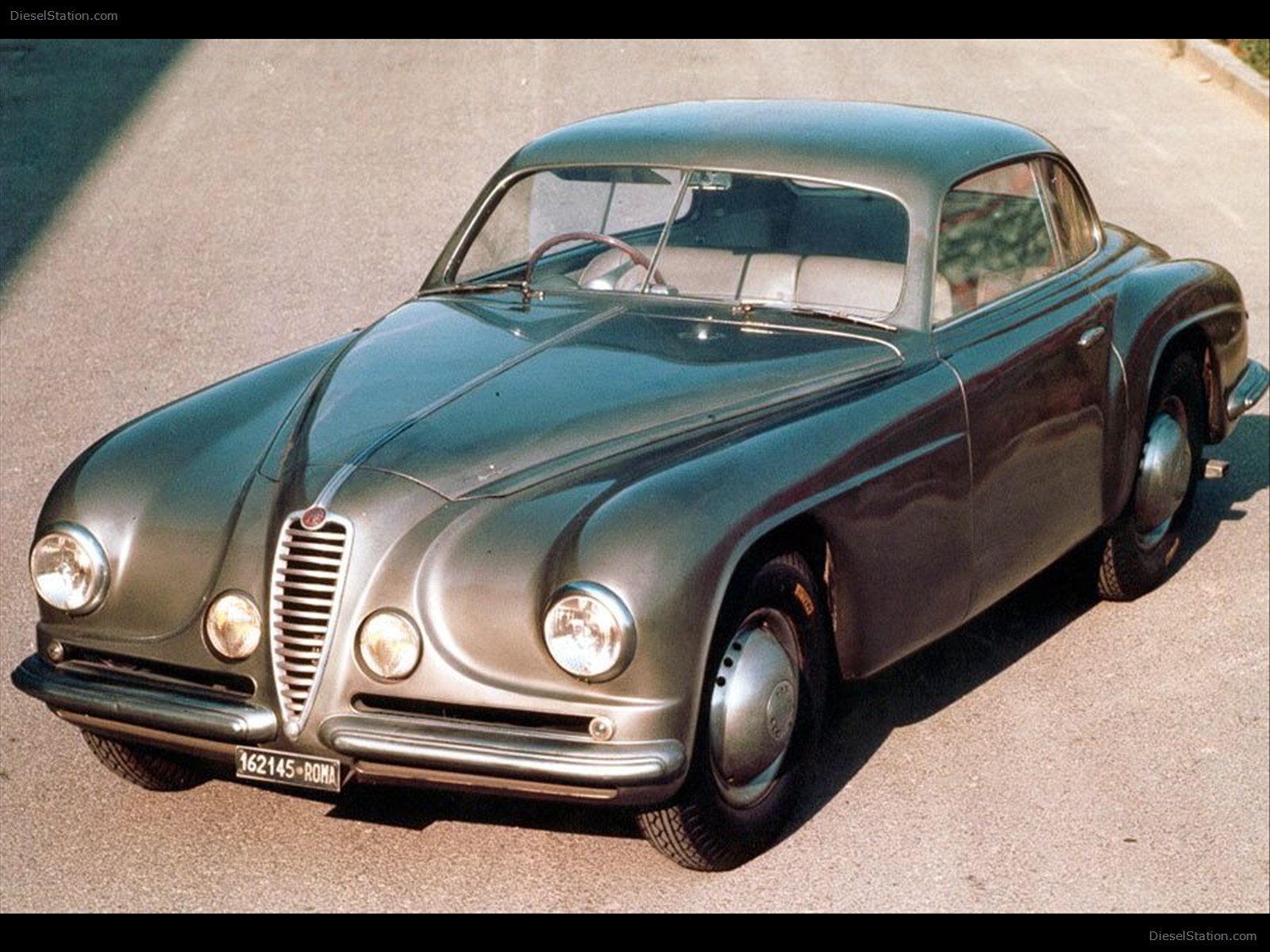 Alfa Romeo - Mille Miglia 2012 Revival Parade