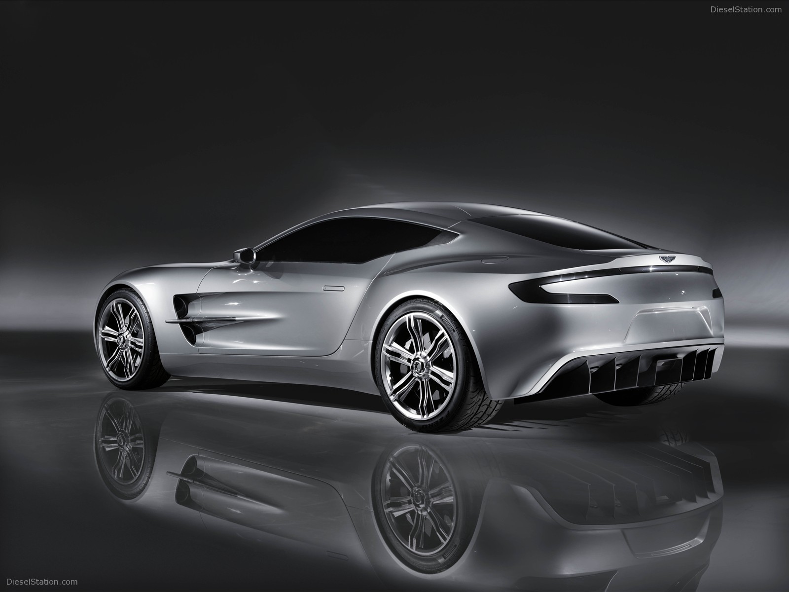 2010 Aston Martin One 77
