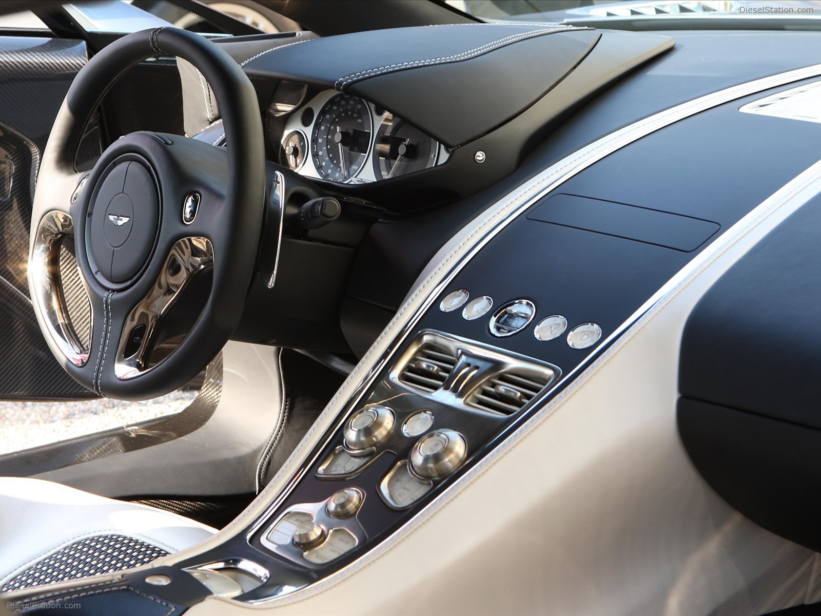 2010 Aston Martin One 77